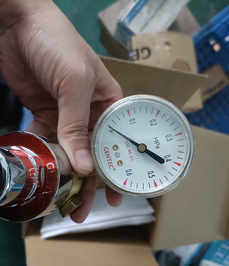 GENTEC Gas Pressure Regulator 210SRF-40 thumbnail