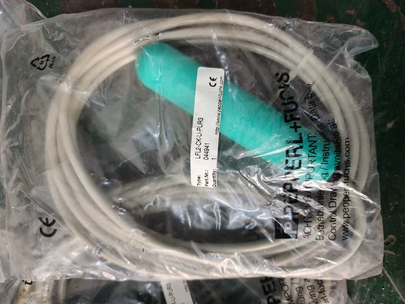 Pepperl+Fuchs Level Switch LFL2-CK-U-PUR3 / 0449 thumbnail
