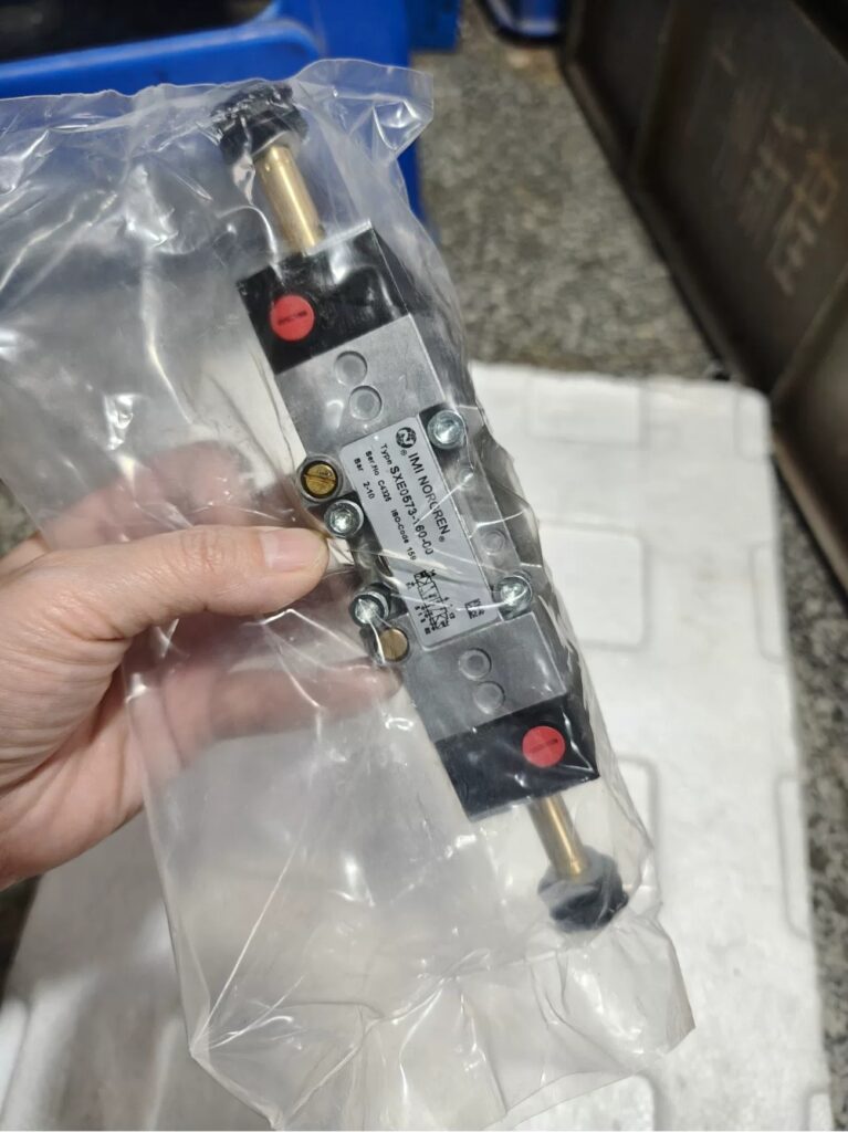 Norgren Solenoid Valve SXE0573-160-00