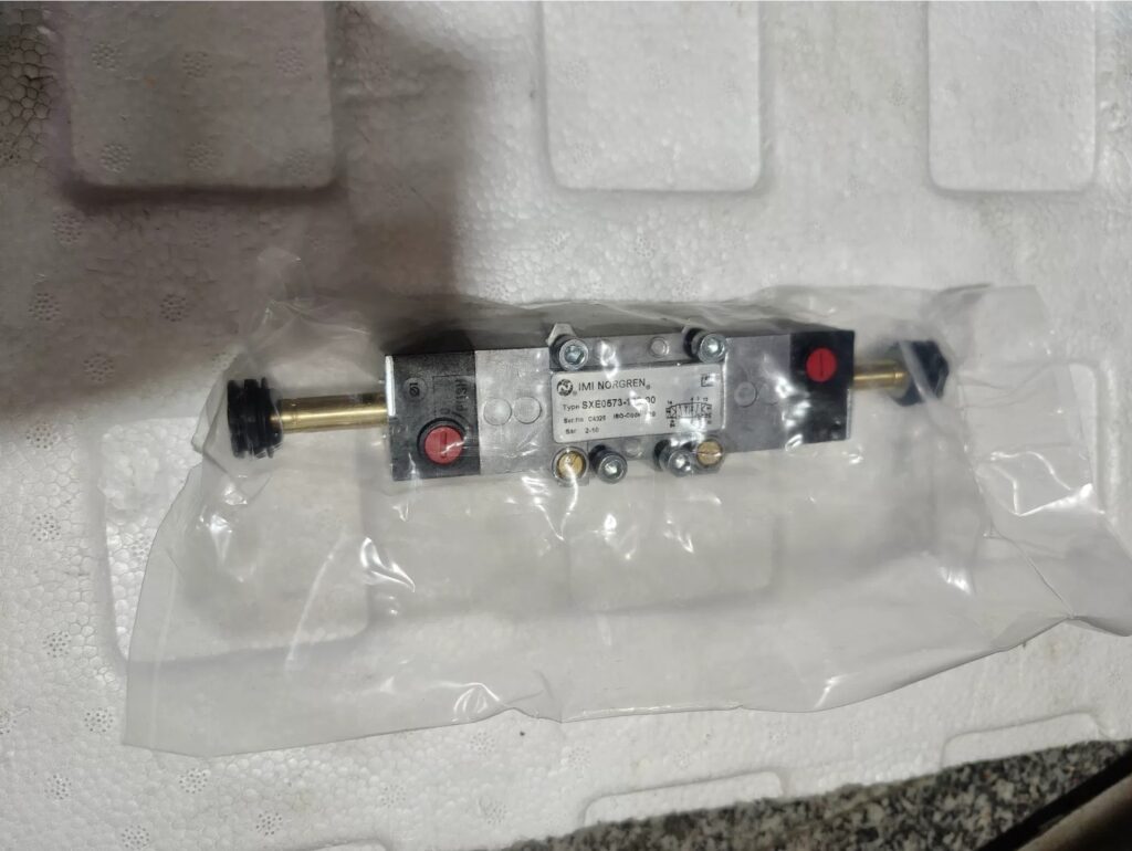 Norgren Solenoid Valve SXE0573-160-00 thumbnail
