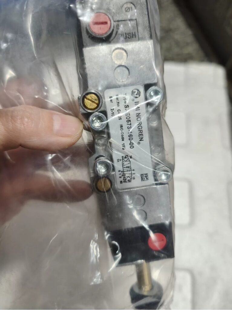 Norgren Solenoid Valve SXE0573-160-00 thumbnail