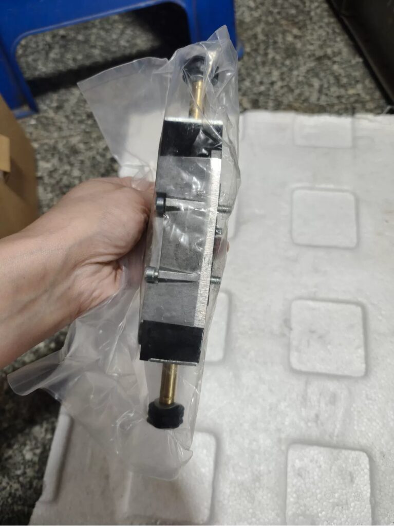 Norgren Solenoid Valve SXE0573-160-00 thumbnail
