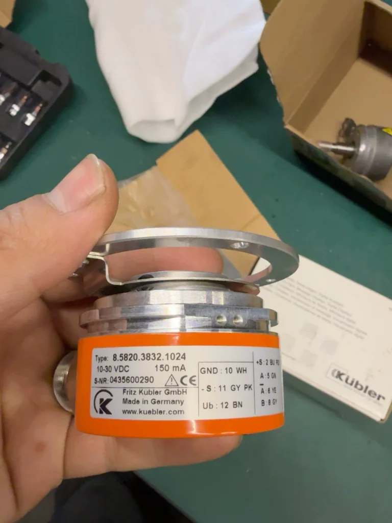 Kübler 8.5820.3832.1024 Encoder