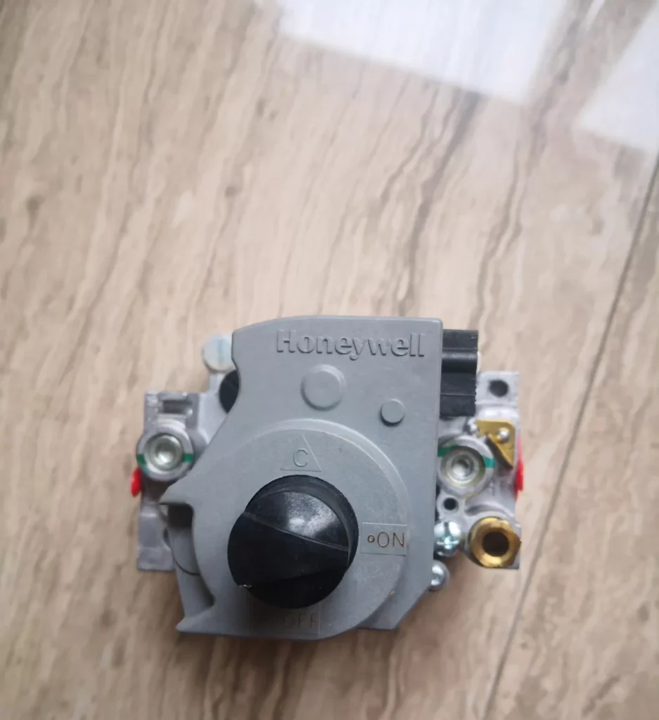 Honeywell VR8304M4010 Valve