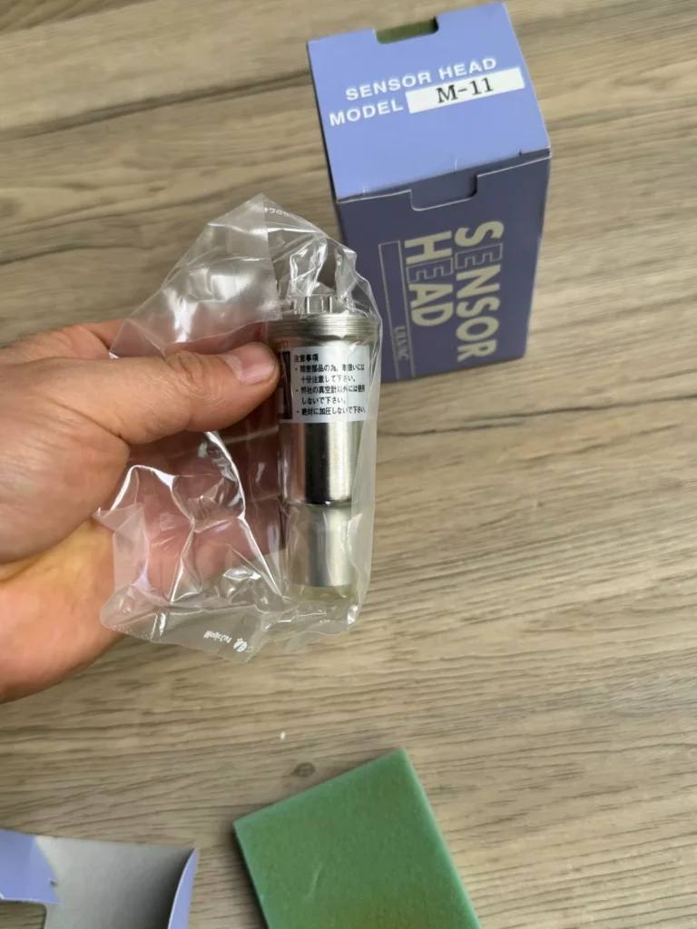 ULVAC M-11 Vacuum Gauge thumbnail