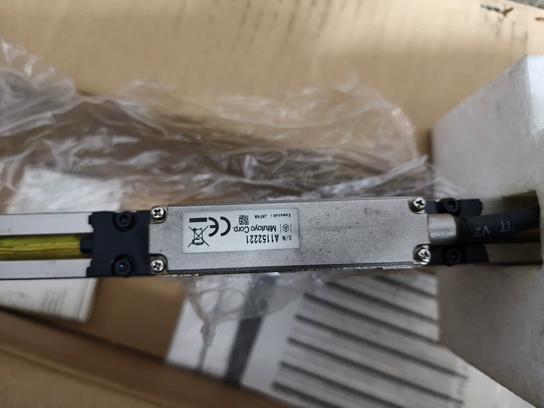 Mitutoyo Linear Scale Encoder AT553-700-SC thumbnail