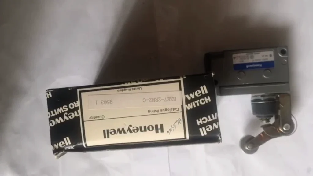 Honeywell BZE7-2RN2-C Switch