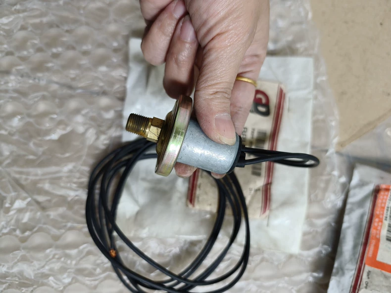 Gardner Denver Air Filter Differential Pressure Switch 88H195 thumbnail