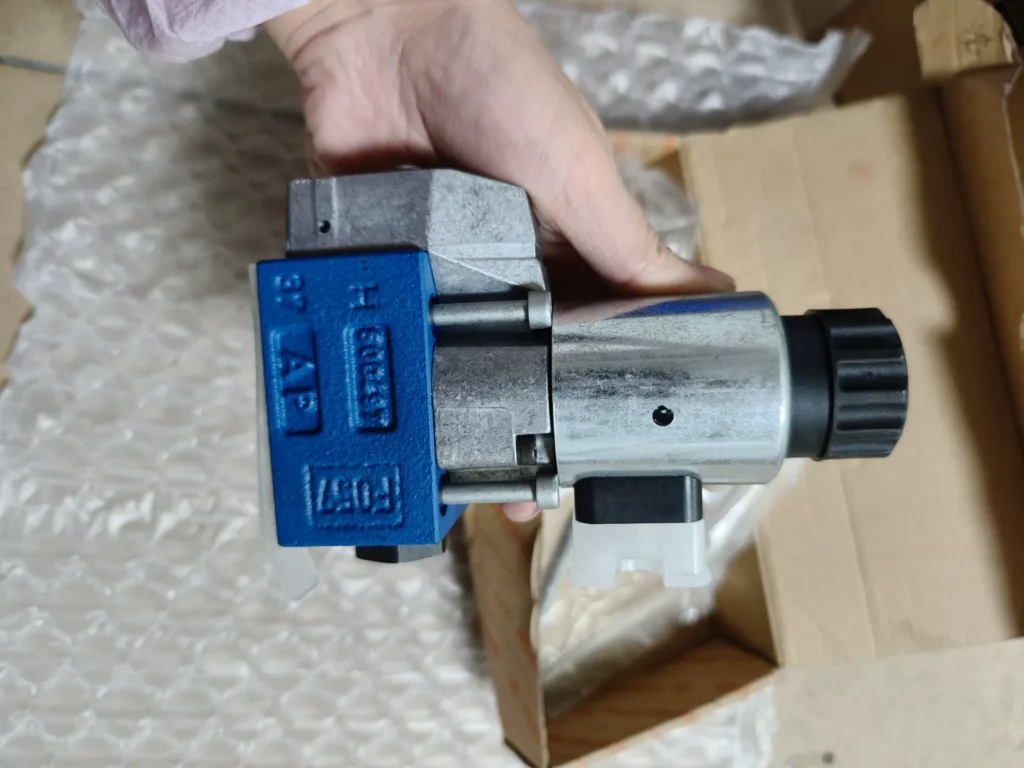 Bosch Rexroth Valve R900566273 thumbnail