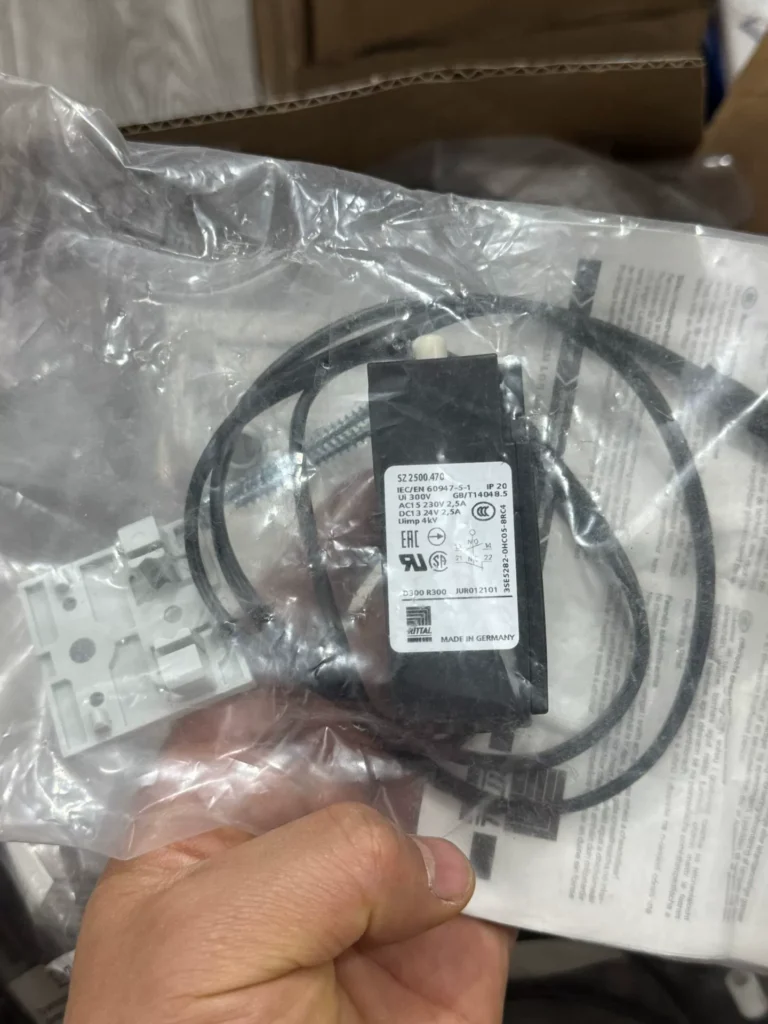 Rittal SZ2500.470 Switch thumbnail