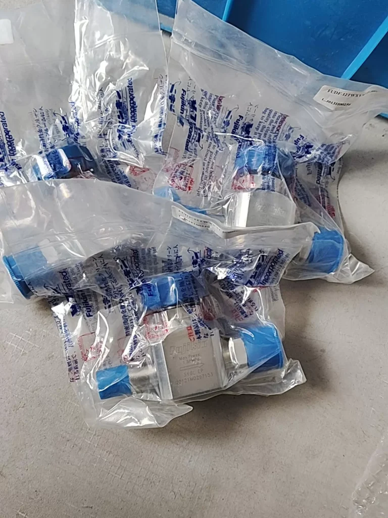 Fujikin FUDF-12TWXVM-P-BRC Diaphragm Valve thumbnail