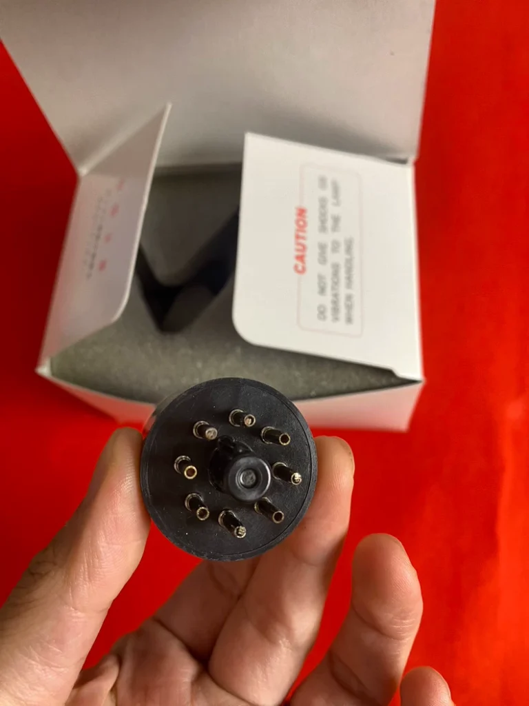 Hamamatsu Photonics Deuterium Lamp L6302-40 thumbnail