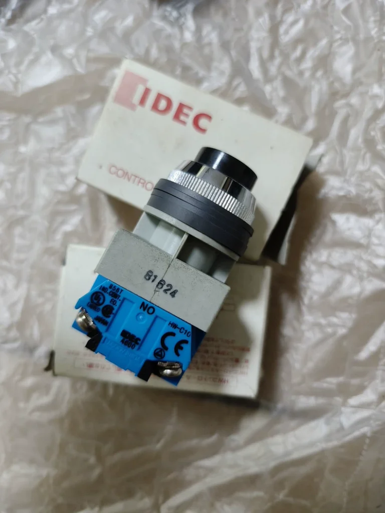 IDEC Rotary Selector Switch ASS3320N thumbnail