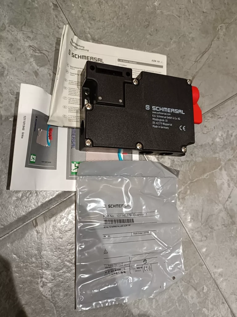 Schmersal AZM161SK-12/12RKT-024 Safety Interlock Switch thumbnail