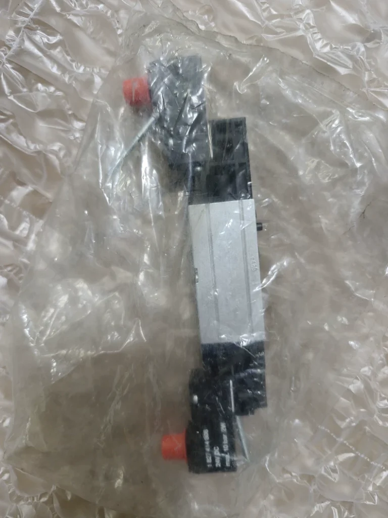 Bosch Rexroth Solenoid Valve 0820037202 thumbnail