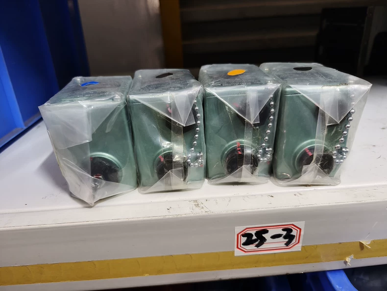 SR Pressure Switch EF21-17.1F-A1 thumbnail