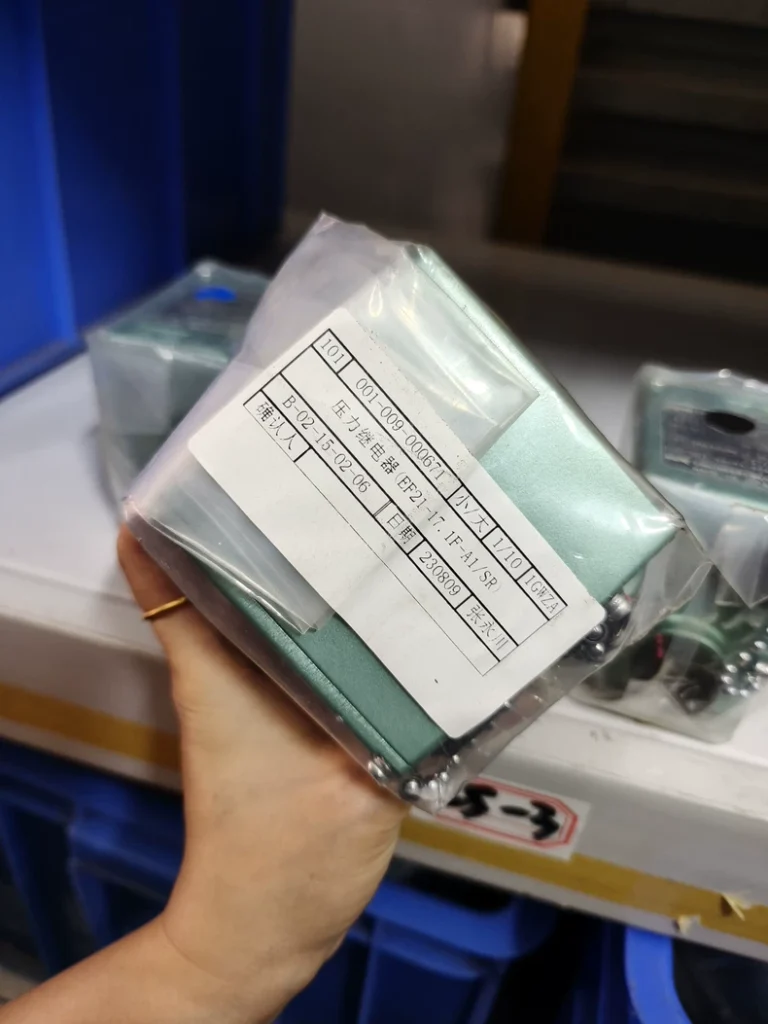 SR Pressure Switch EF21-17.1F-A1 thumbnail