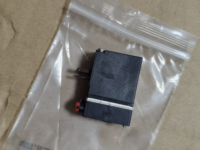 Bürkert Solenoid Valve 6106C / 00126411 thumbnail