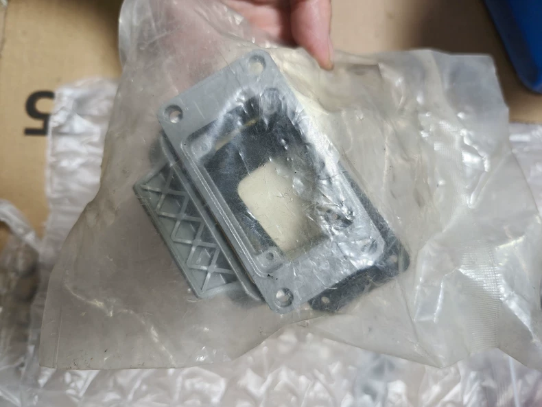 HARTING Heavy-Duty Connector Housing 09300060301 thumbnail