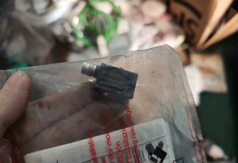 Joucomatic Pressure Switch 88100140 thumbnail