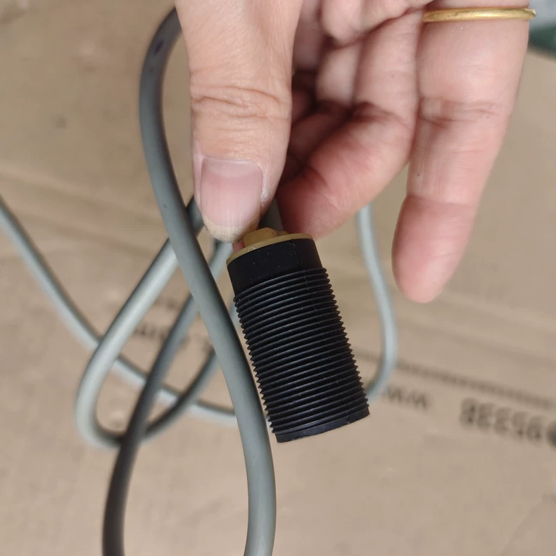 Schmersal Magnetic Safety Sensor BNS 180-02Z thumbnail
