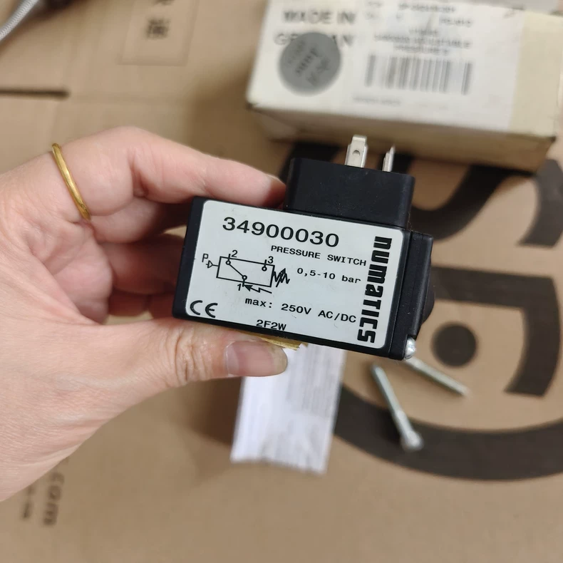 ASCO JOUCOMATIC Pilot Valve 34900030 thumbnail
