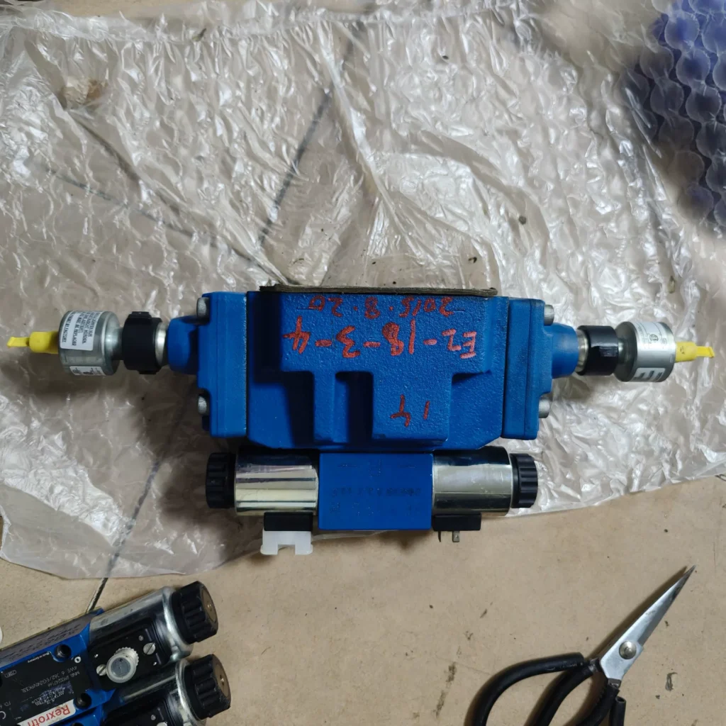 Bosch Rexroth Valve R900927794 thumbnail