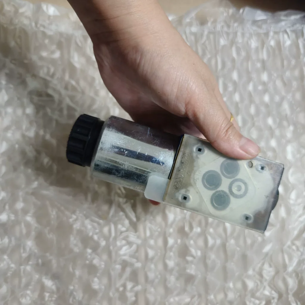 Bosch Rexroth Valve R901338806 thumbnail
