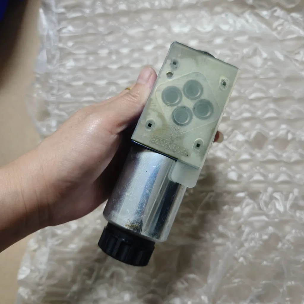 Bosch Rexroth Valve R901235368 thumbnail