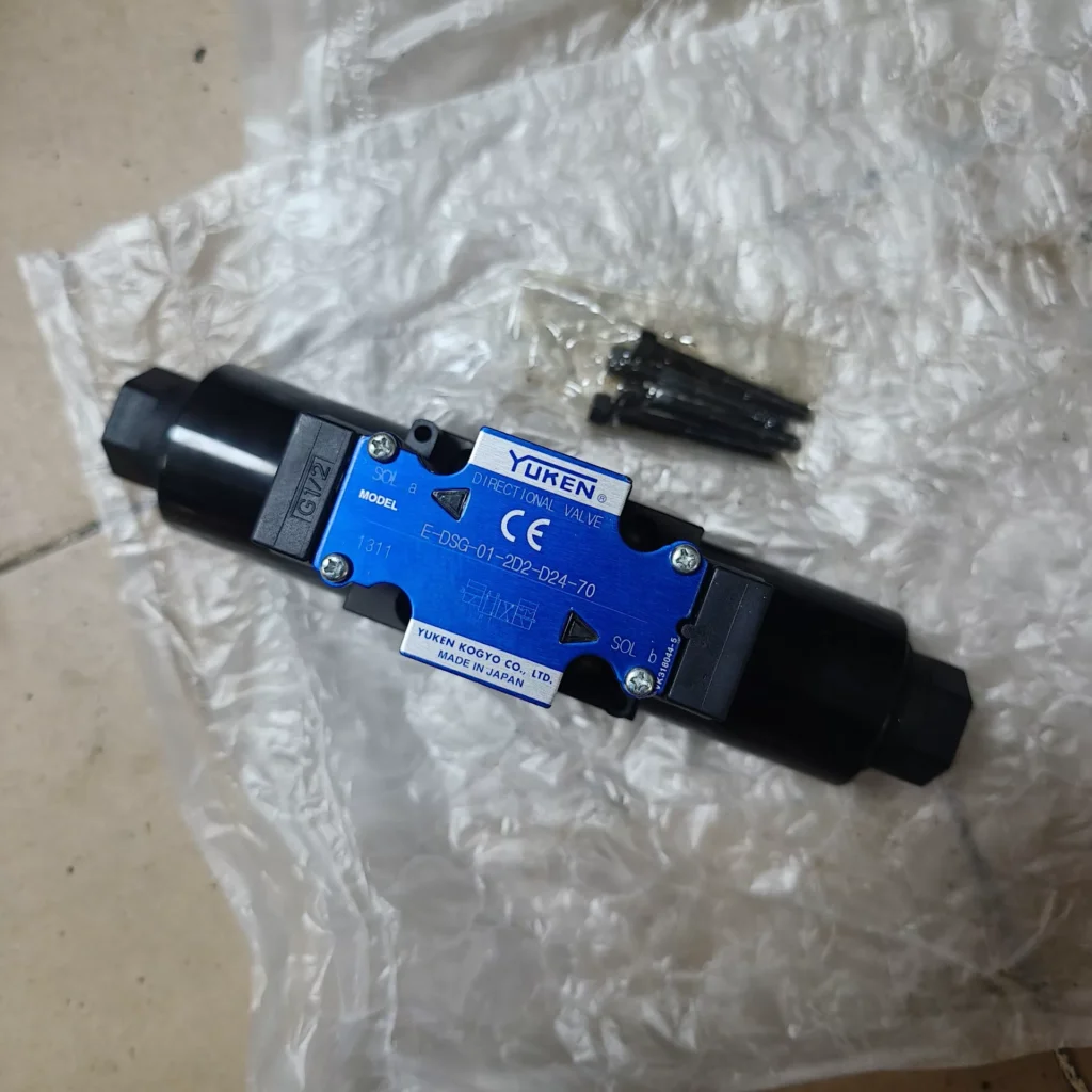 YUKEN Valve E-DSG-01-2D2-D24