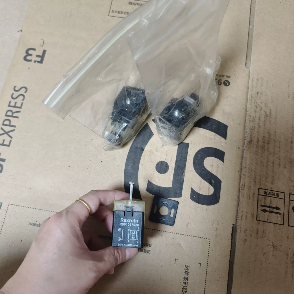 Bosch Rexroth Valve R901017026 thumbnail