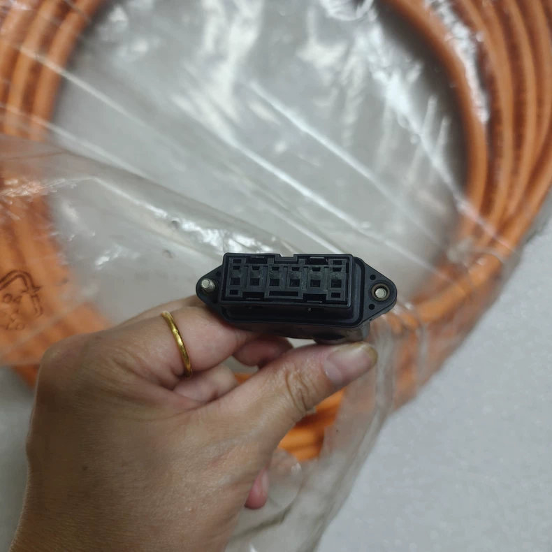 FANUC Robot Power Cable LX660-8077-T260/L6R003 thumbnail