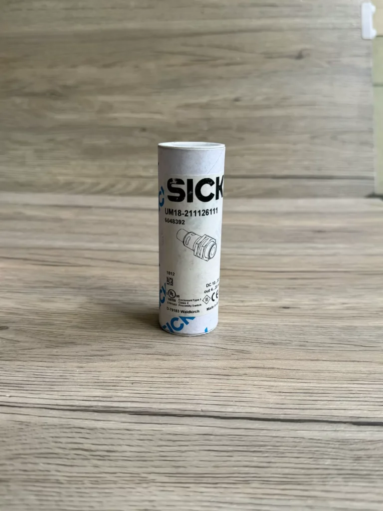 SICK UM18-211126111 Sensor
