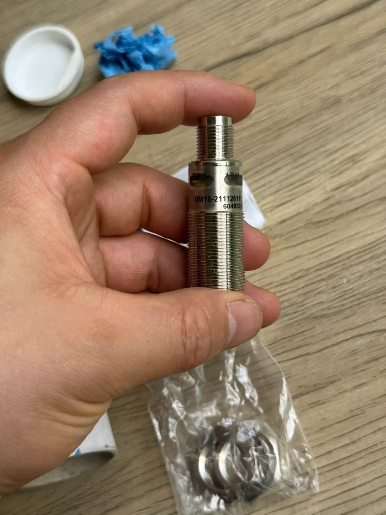 SICK UM18-211126111 Sensor thumbnail
