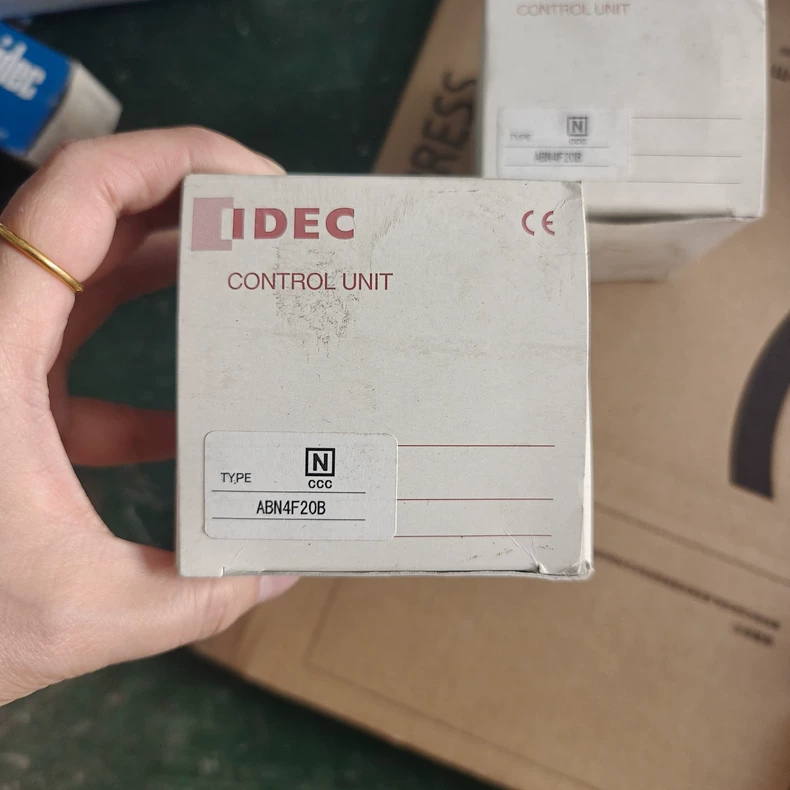 IDEC Guarded Selector Switch ABN4F20B