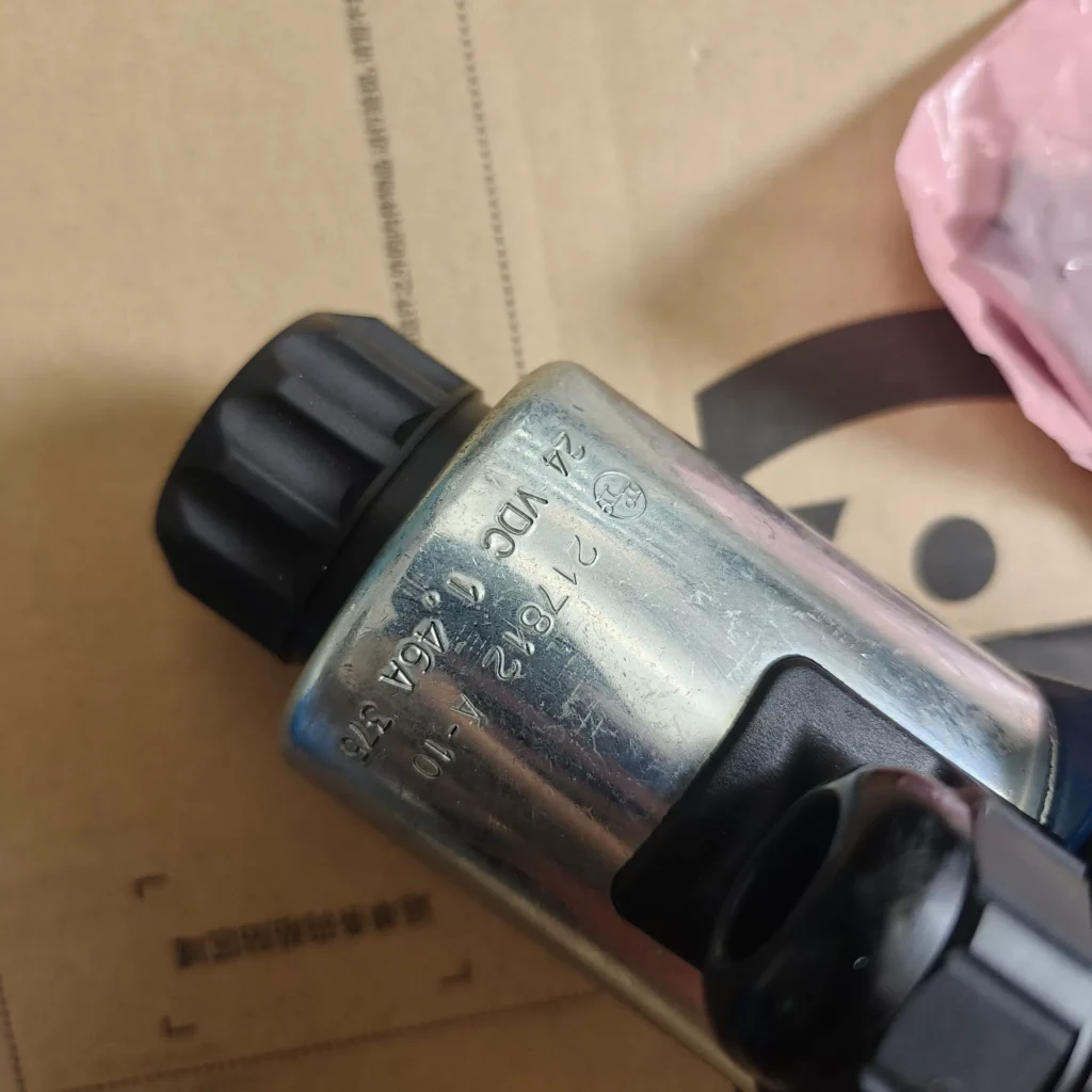 Bosch Rexroth Valve R900971372 thumbnail