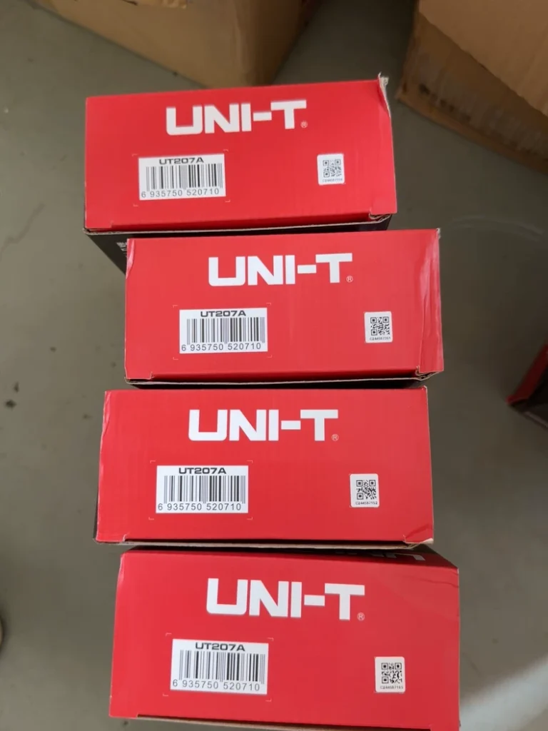 UNI-T UT207A Clamp Meter