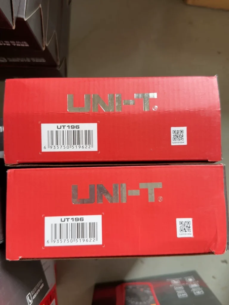 UNI-T UT196 Multimeter