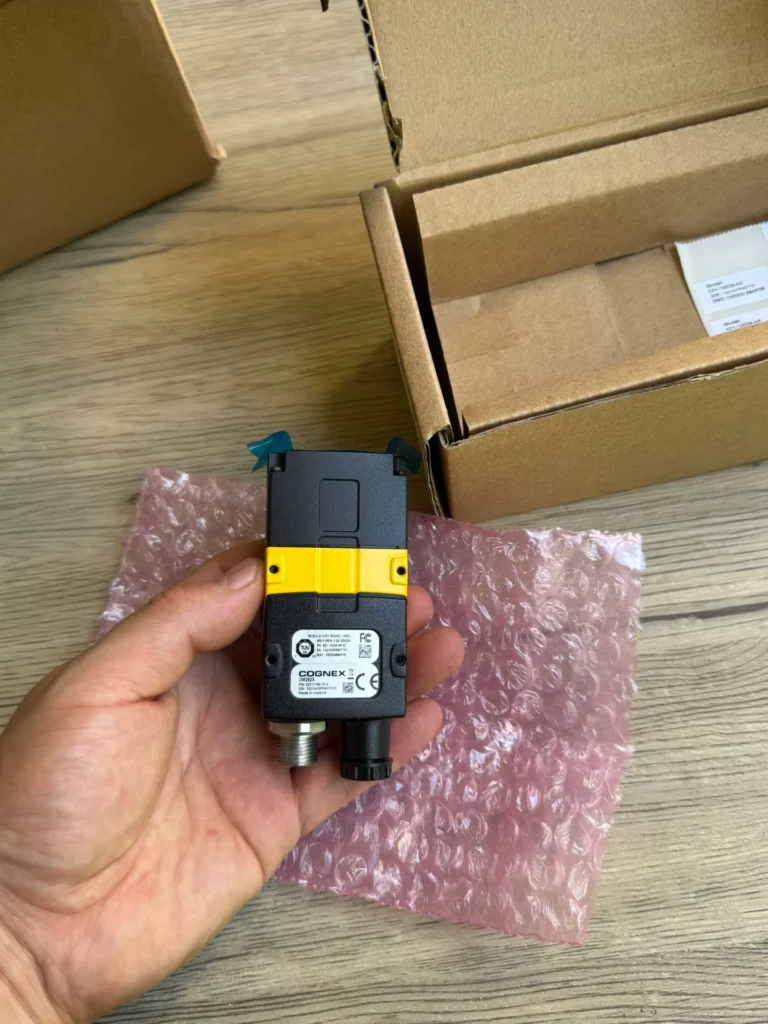 Cognex DM262X Industrial Camera thumbnail