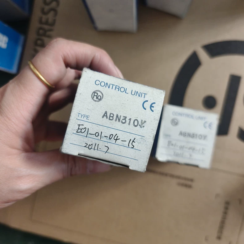 IDEC Pushbutton Switch ABN310Y