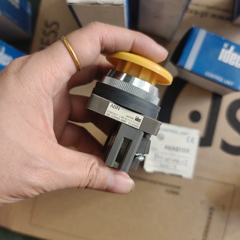 IDEC Pushbutton Switch ABN310Y thumbnail
