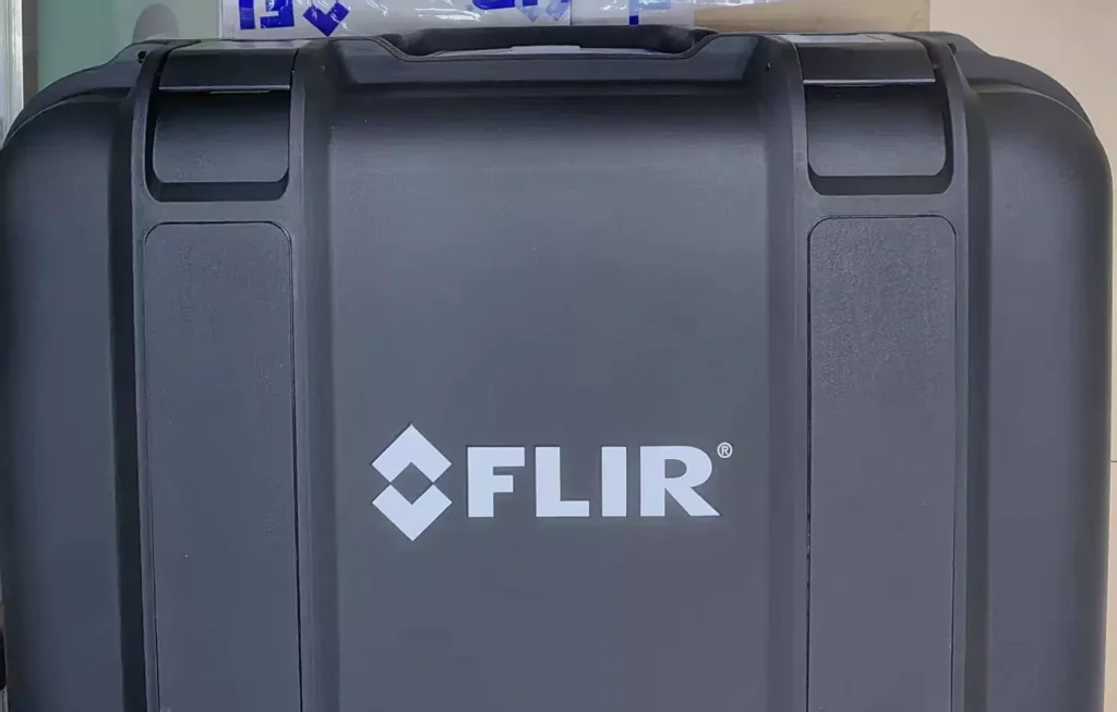 FLIR E54 Thermal Imaging Camera thumbnail