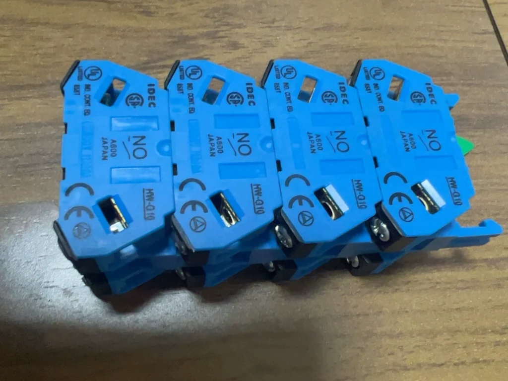 IDEC HW-C10 Switch thumbnail