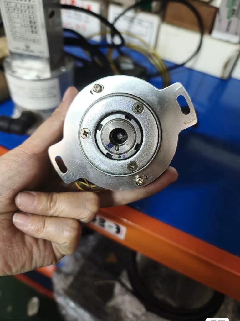 Sanyo Denki Encoder F682000DG1 thumbnail