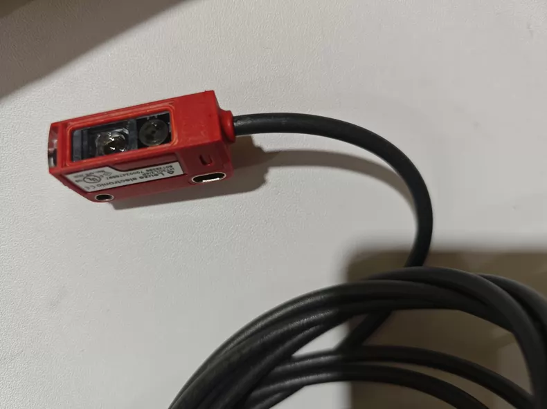Leuze electronic Photoelectric Sensor HT3CL2/4P