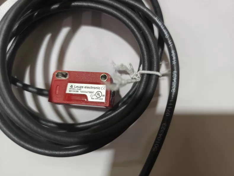 Leuze electronic Photoelectric Sensor HT3CL2/4P thumbnail