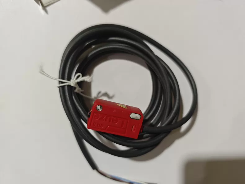 Leuze electronic Photoelectric Sensor HT3CL2/4P thumbnail