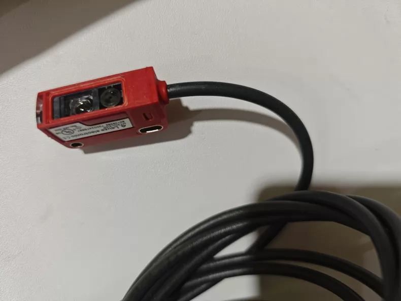 Leuze electronic Photoelectric Sensor HT3CL2/4P thumbnail
