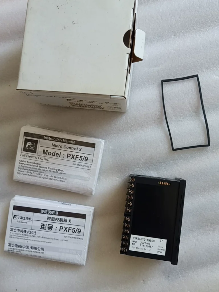 FUJI ELECTRIC PXF5ABY2-1WS00 Temperature Controller
