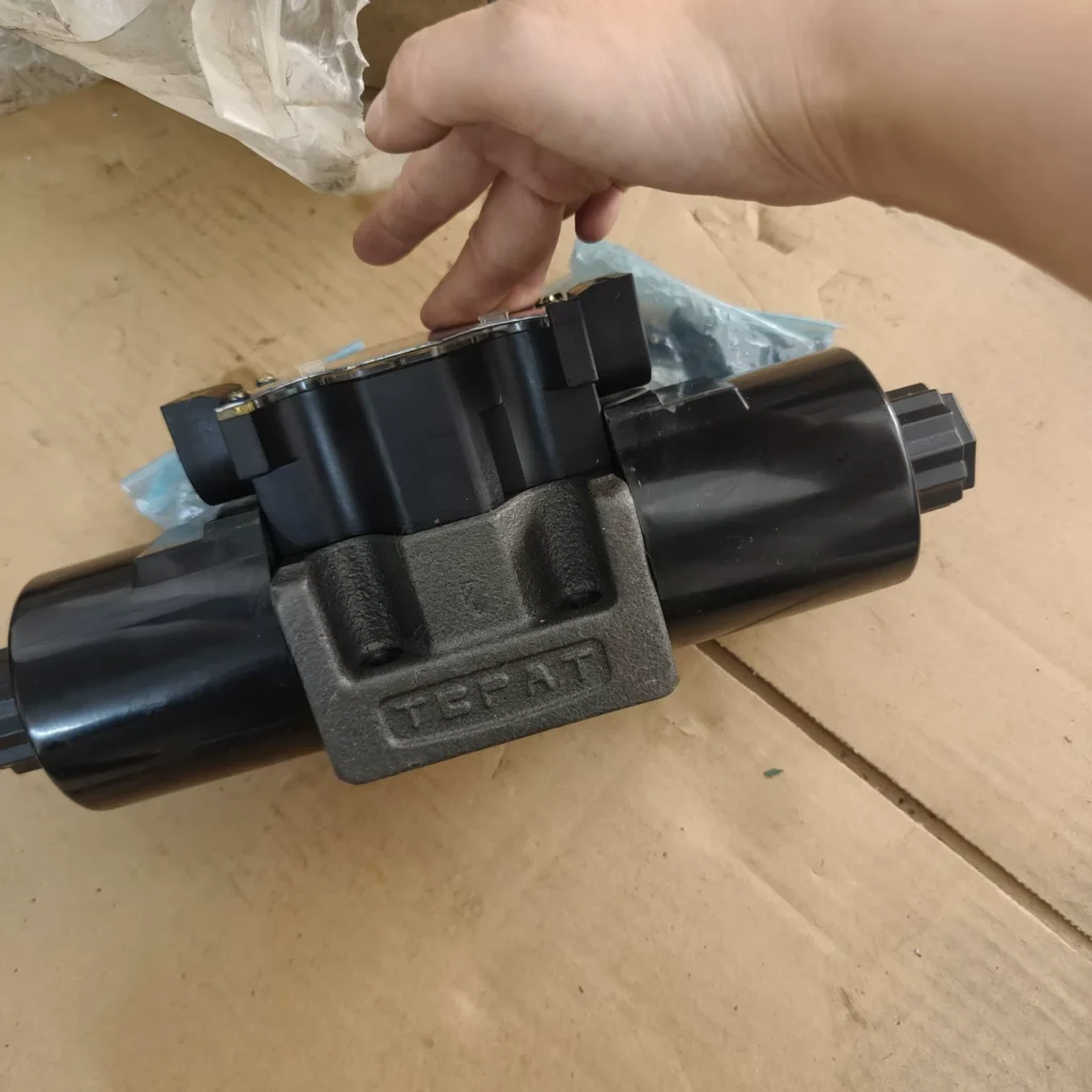 YUKEN Valve DSG-03-3C4-D24-5 thumbnail